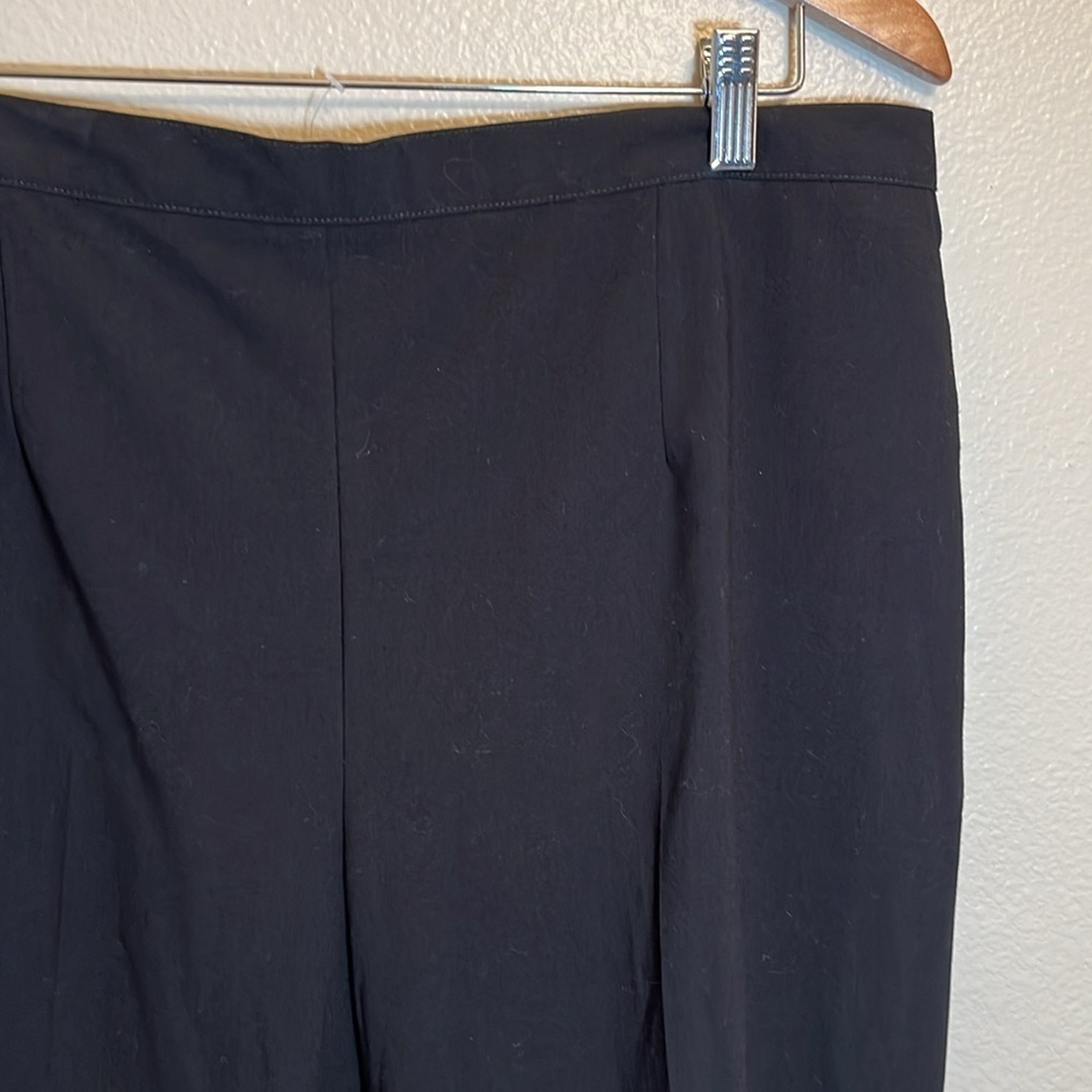 Alfred Dunner Black Plus Size Crop Pants - Picture 4 of 8
